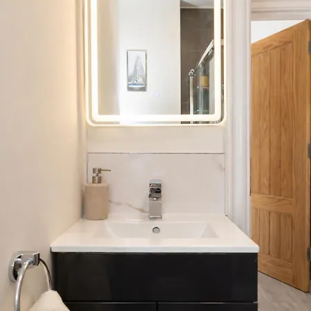 Unit 2 Island View With Stunning Harbour View *